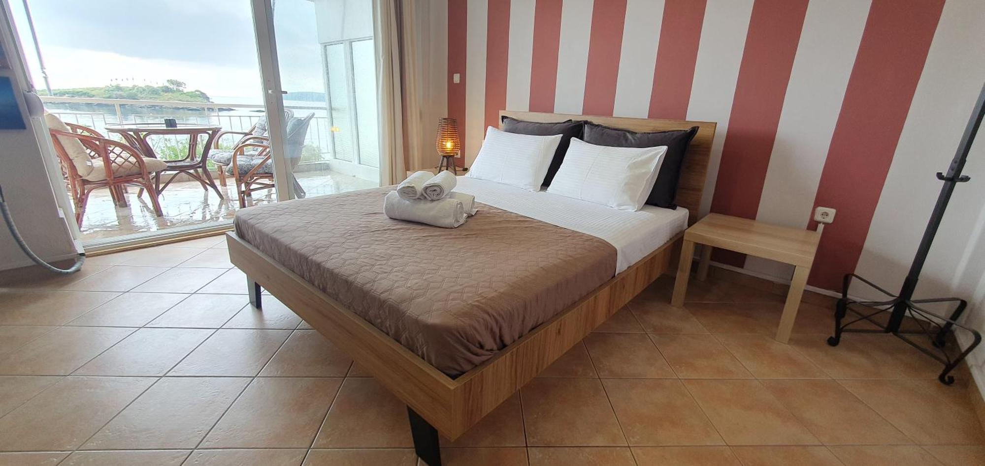 Θέα Μπροστά Στη Θάλασσα Apartment Nea Peramos  Ngoại thất bức ảnh
